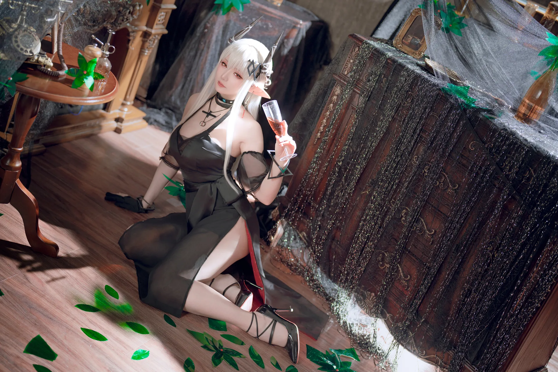 [星之迟迟] [349P - 2476.72MB] Cosplay - 明日方舟 心跳合集 - 图片 211