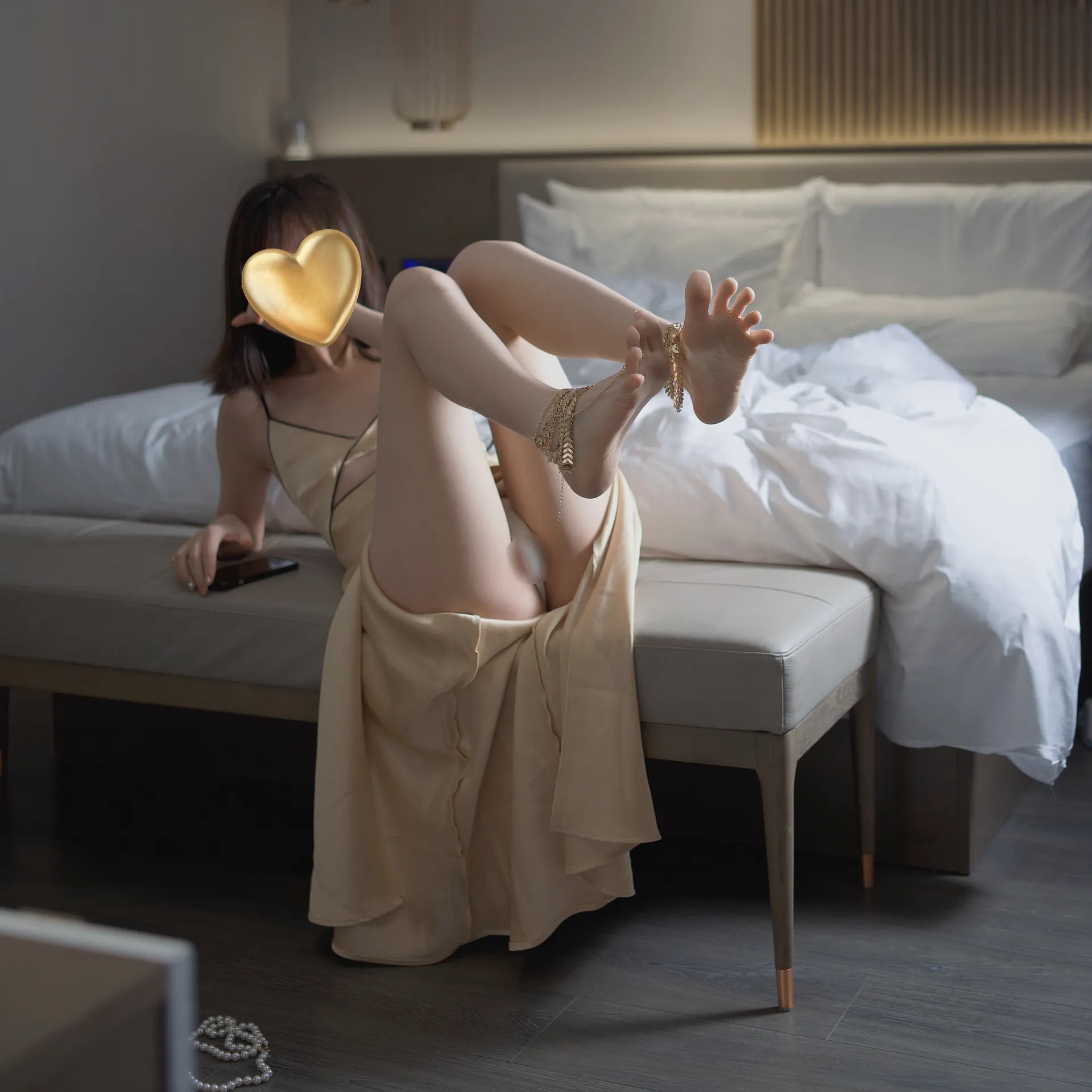[禅院熏] [32P - 200.17MB] 写真 - 金色礼服 脚链-8