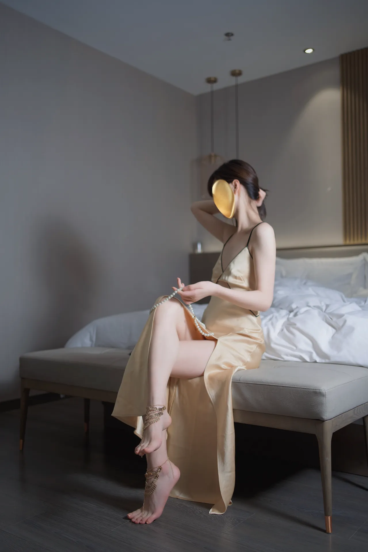 [禅院熏] [32P - 200.17MB] 写真 - 金色礼服 脚链-3