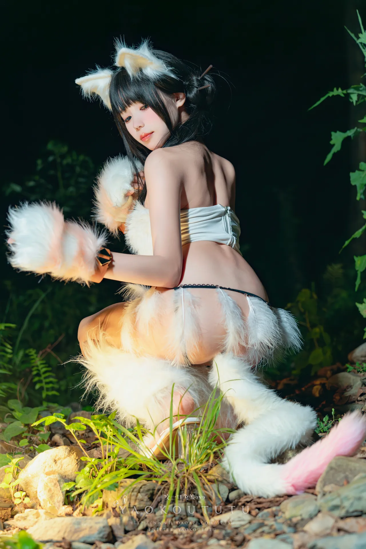 [咬一口兔娘] [55P+1V - 1282.36MB] 写真 - 狐灵+LIKEY-6